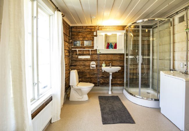 Ferienhaus in Gällö - Traumlage mit riesiger Terrasse direkt am See Ferienhaus in Gällö - Traumlage mit riesiger Terrasse direkt am See