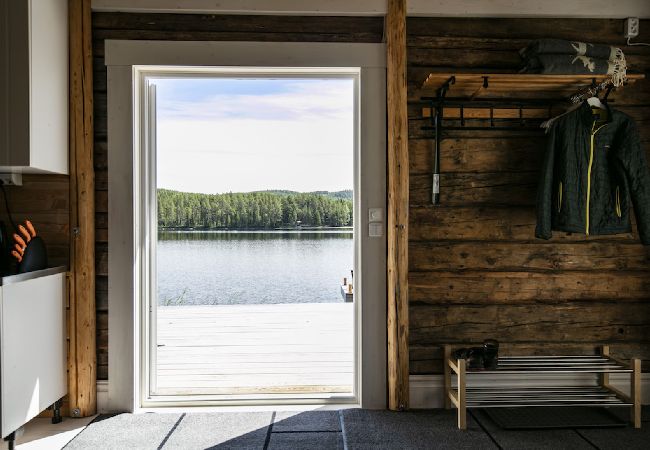 Ferienhaus in Gällö - Traumlage mit riesiger Terrasse direkt am See Ferienhaus in Gällö - Traumlage mit riesiger Terrasse direkt am See