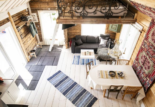 Ferienhaus in Gällö - Traumlage mit riesiger Terrasse direkt am See