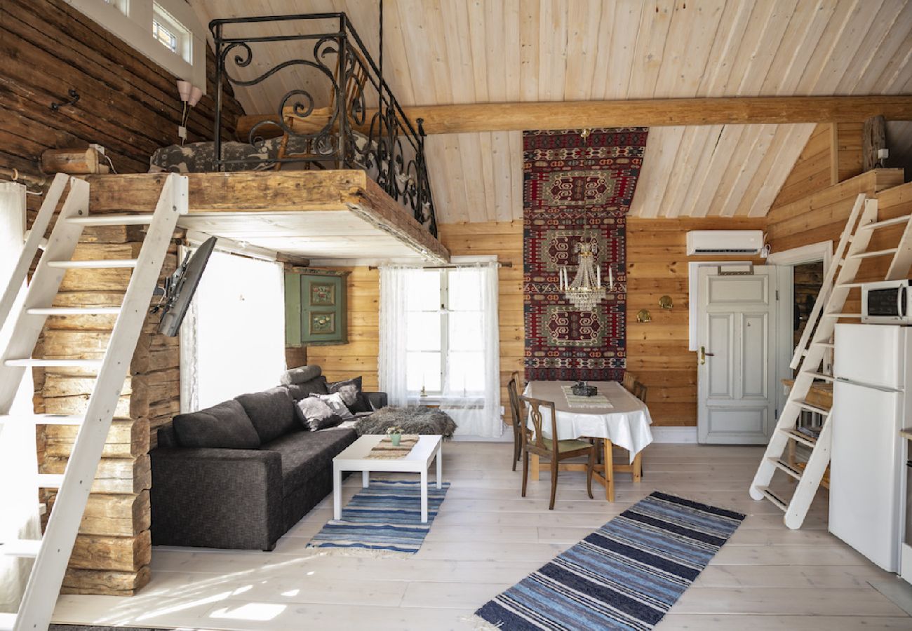 Ferienhaus in Gällö - Traumlage mit riesiger Terrasse direkt am See