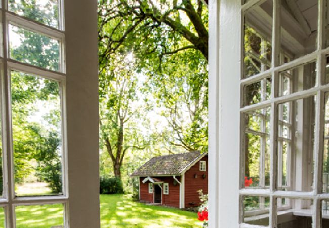 Ferienhaus in Brålanda - Lindeskogen