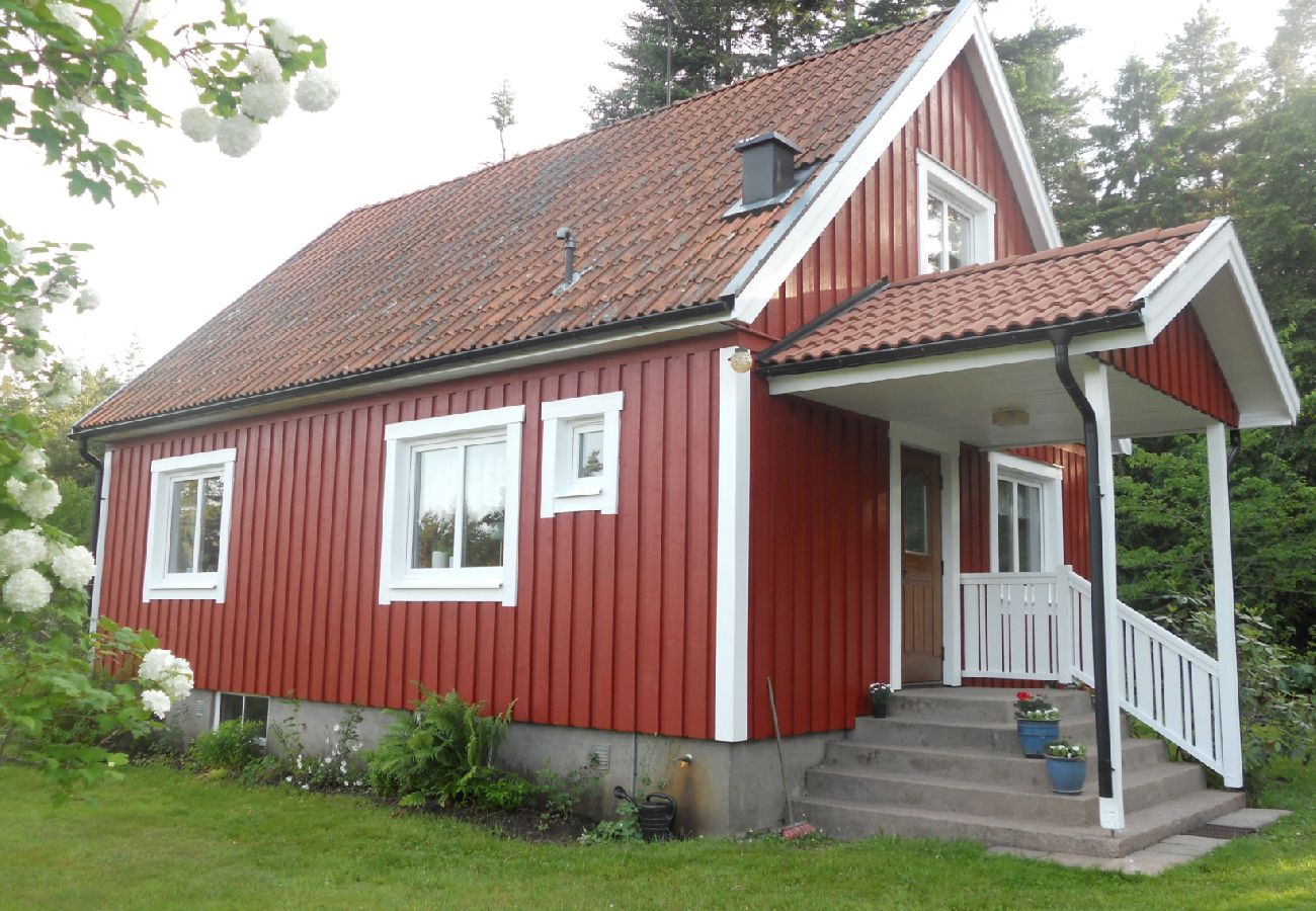 Ferienhaus in Kristinehamn - Urlaub zwischen Wald und Weiden - 500 Meter vom Vänernsee entfernt