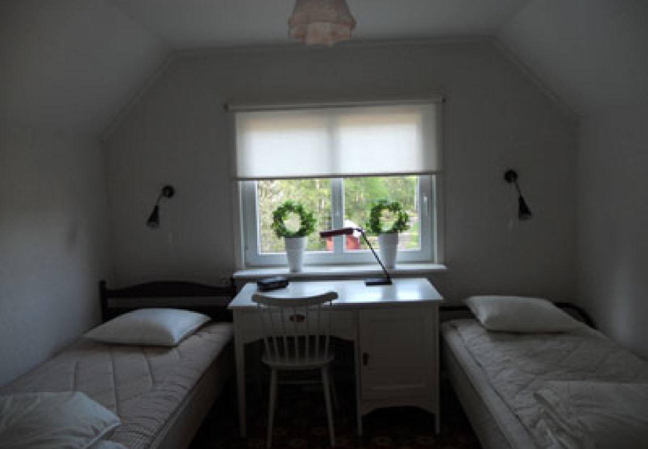 Ferienhaus in Kristinehamn - Urlaub zwischen Wald und Weiden - 500 Meter vom Vänernsee entfernt