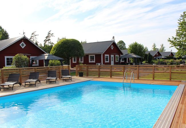 Ferienhaus in Väckelsång - Komfort-Ferienhaus mit Seelage, Motorboot und Pool