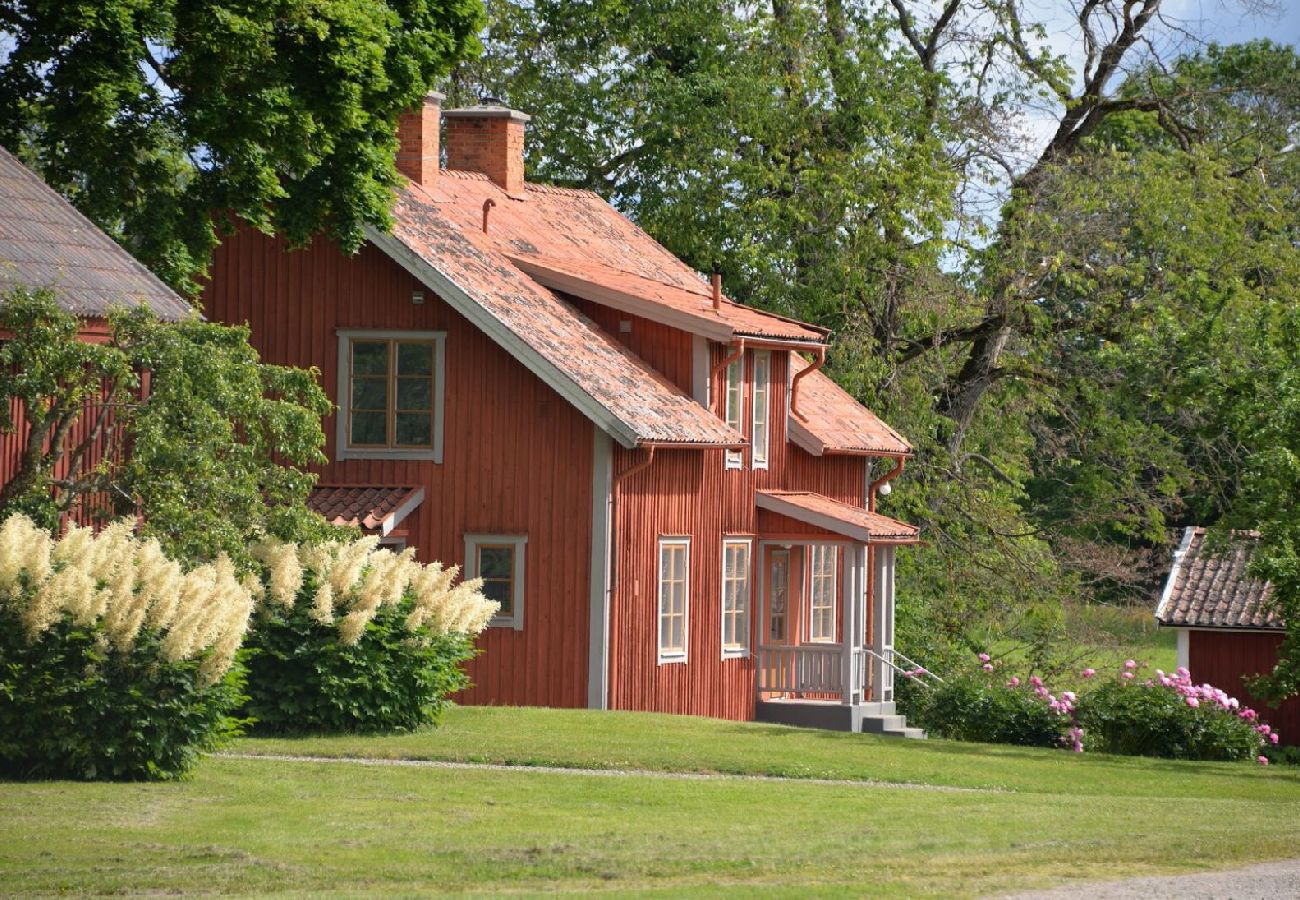 Ferienwohnung in Sköldinge - Högra lägenheten