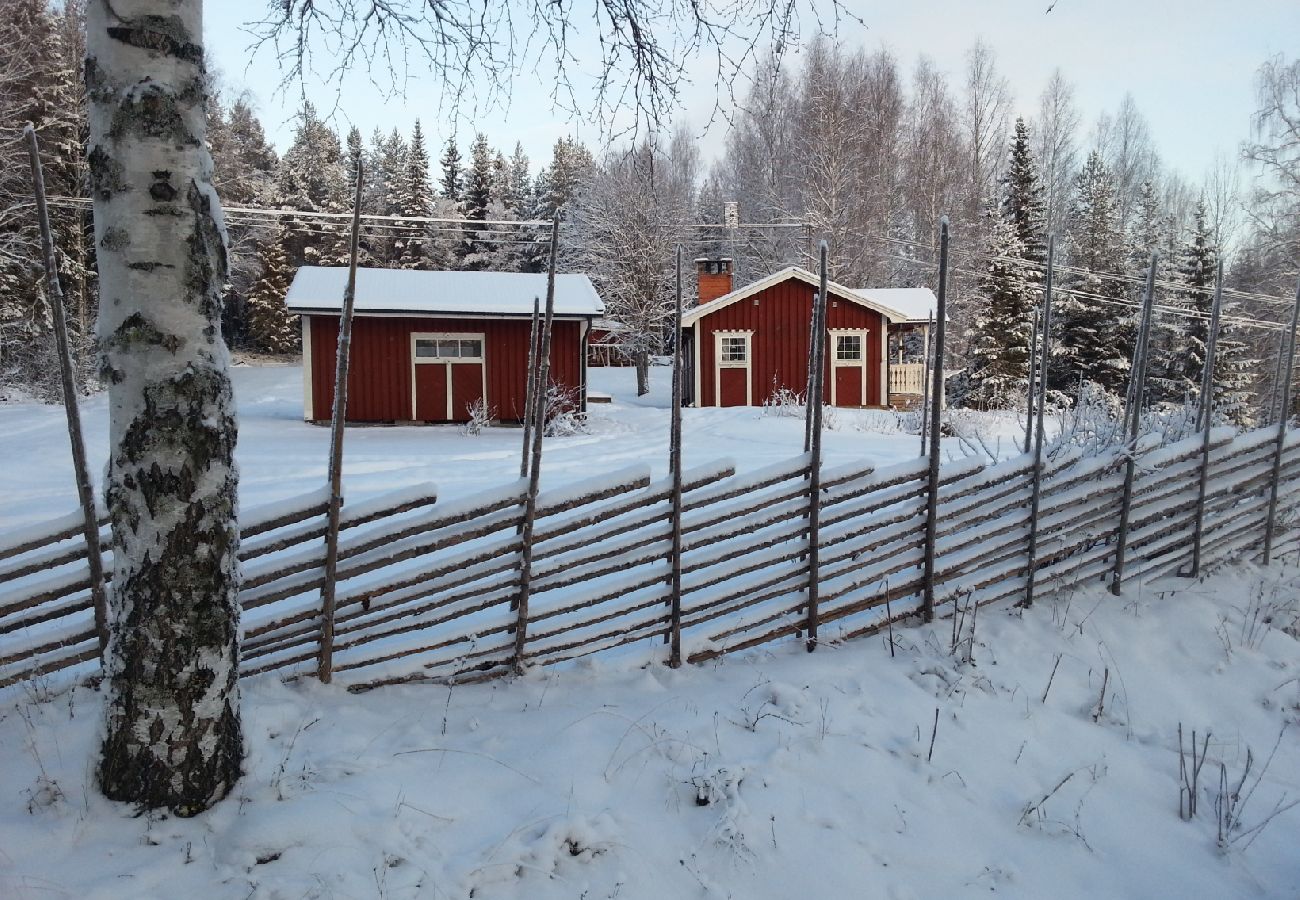 Ferienhaus in Gällö - Schnuckliches Ferienhaus mit Seeblick, Wifi und Boot