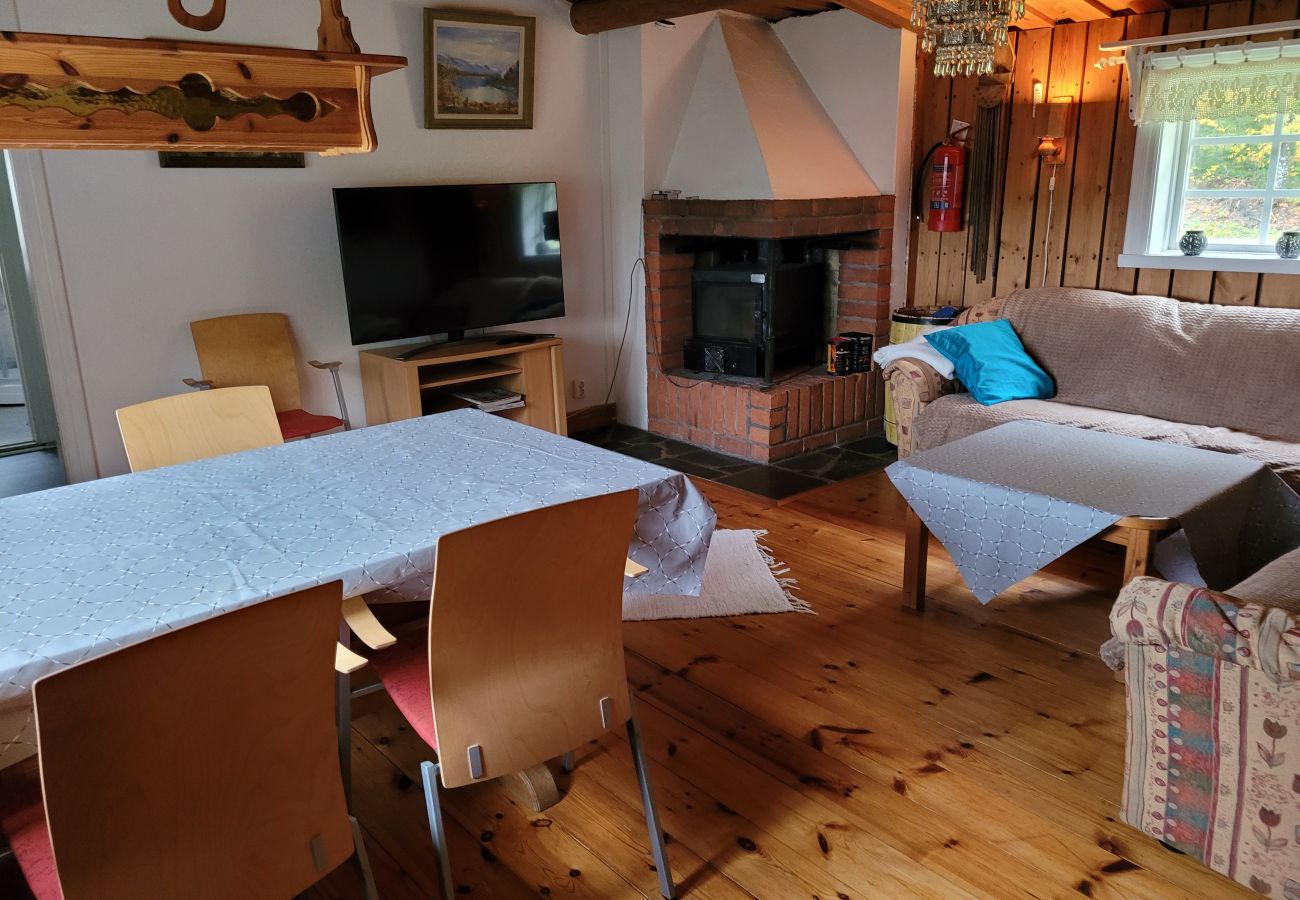 Ferienhaus in Gällö - Schnuckliches Ferienhaus mit Seeblick, Wifi und Boot