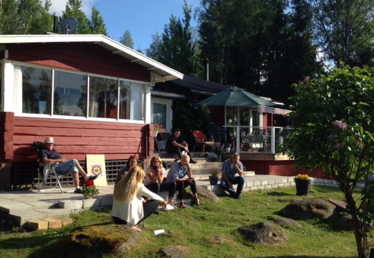 Ferienhaus in Ramsberg - Urlaub am See in Bergslagen mit eigener Badestelle