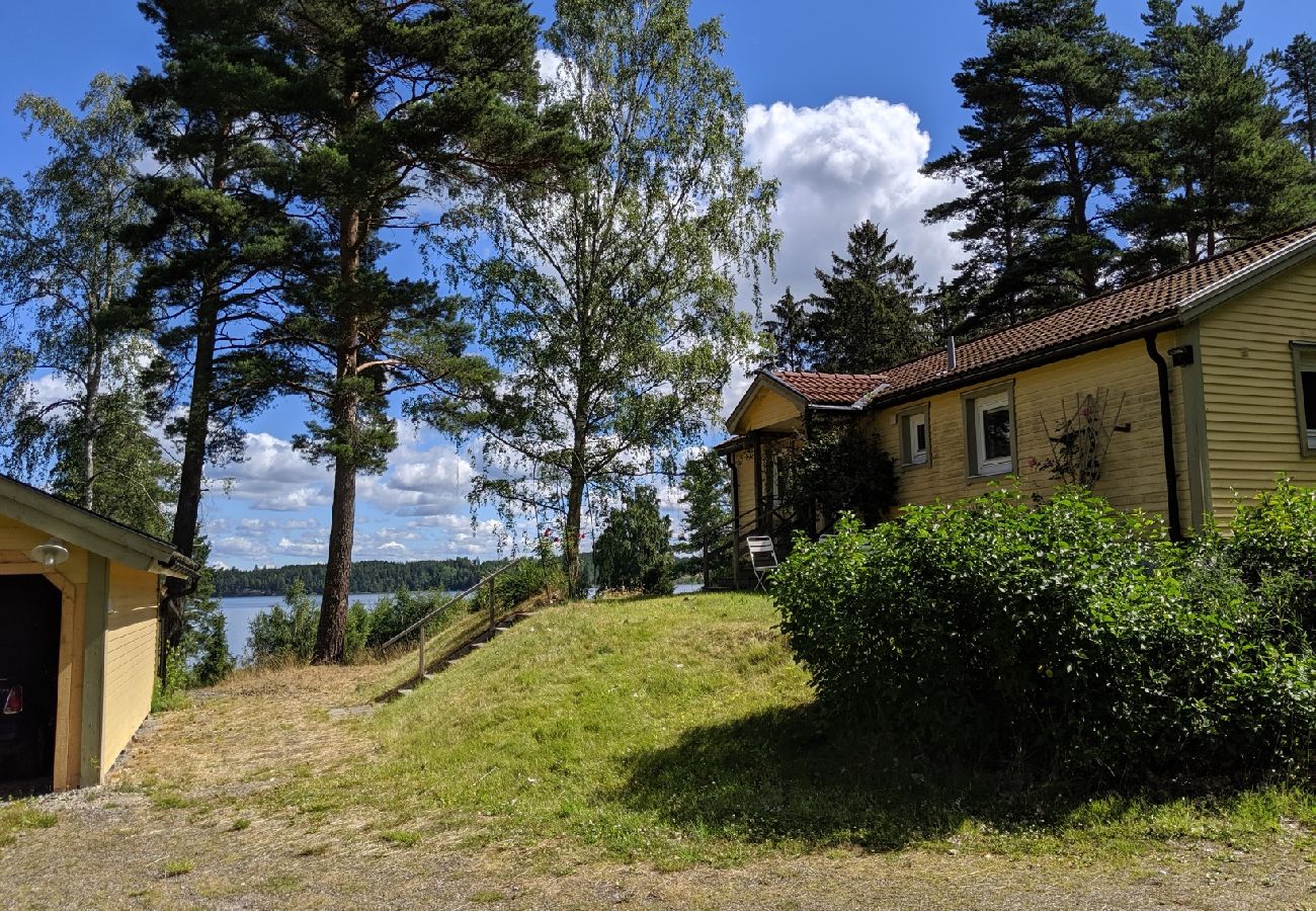 Ferienhaus in Nyköping - Charmantes Ferienhaus mit Seeblick in Södermanland