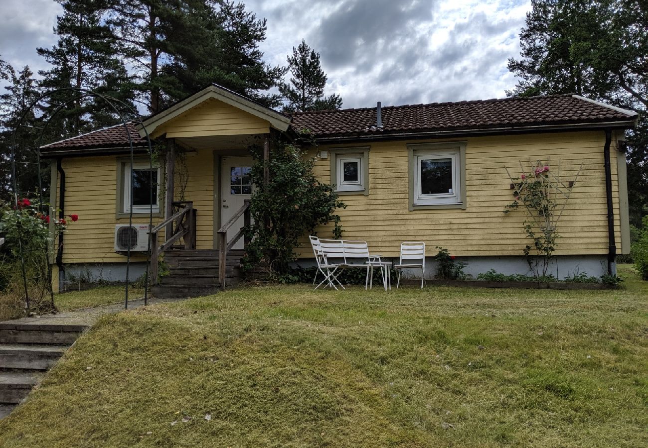 Ferienhaus in Nyköping - Charmantes Ferienhaus mit Seeblick in Södermanland