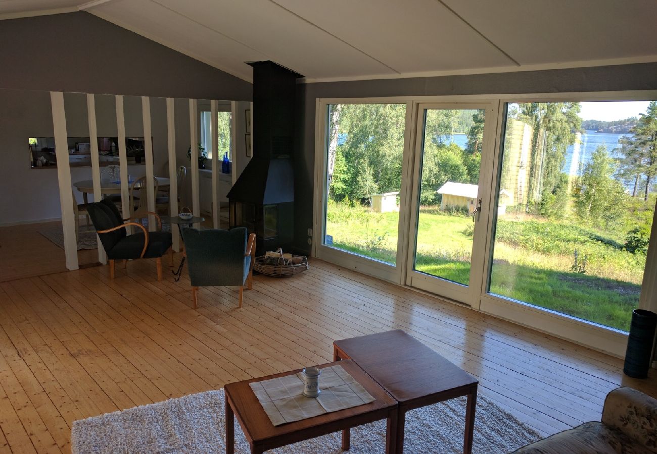 Ferienhaus in Nyköping - Charmantes Ferienhaus mit Seeblick in Södermanland