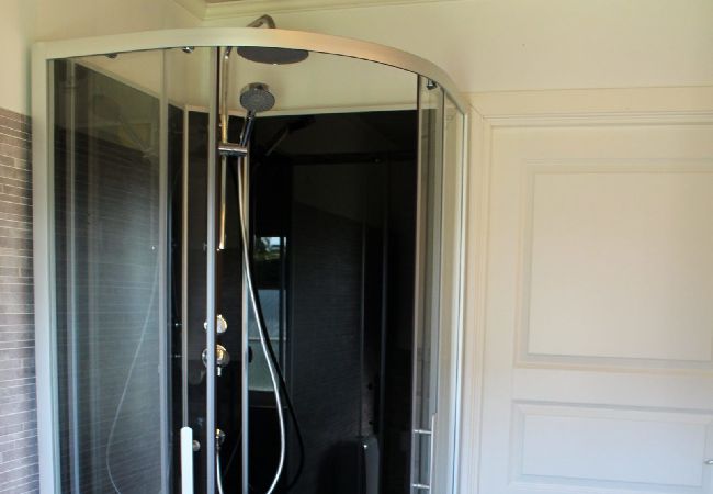 Ferienhaus in Väckelsång - Traumurlaub am See mit Boot und Pool vor der Tür Ferienhaus in Väckelsång - Traumurlaub am See mit Boot und Pool vor der Tür