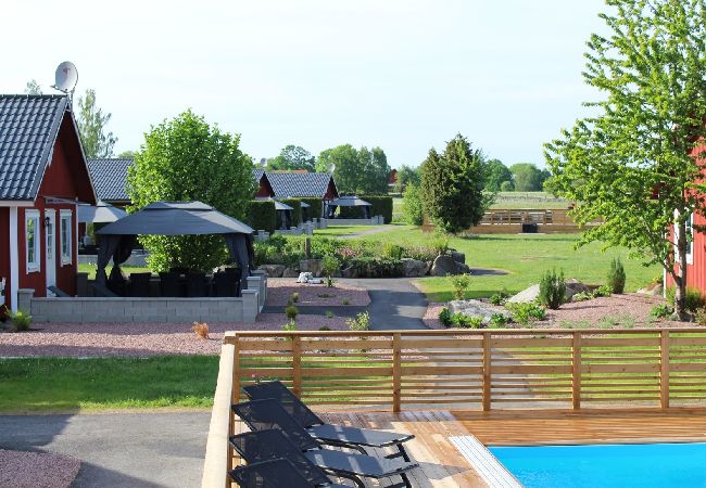 Ferienhaus in Väckelsång - Traumurlaub am See mit Motorboot und Pool vor der Tür