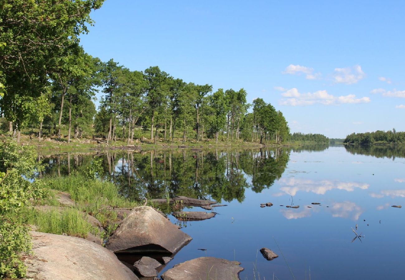 Ferienhaus in Väckelsång - Traumurlaub am See mit Motorboot und Pool vor der Tür