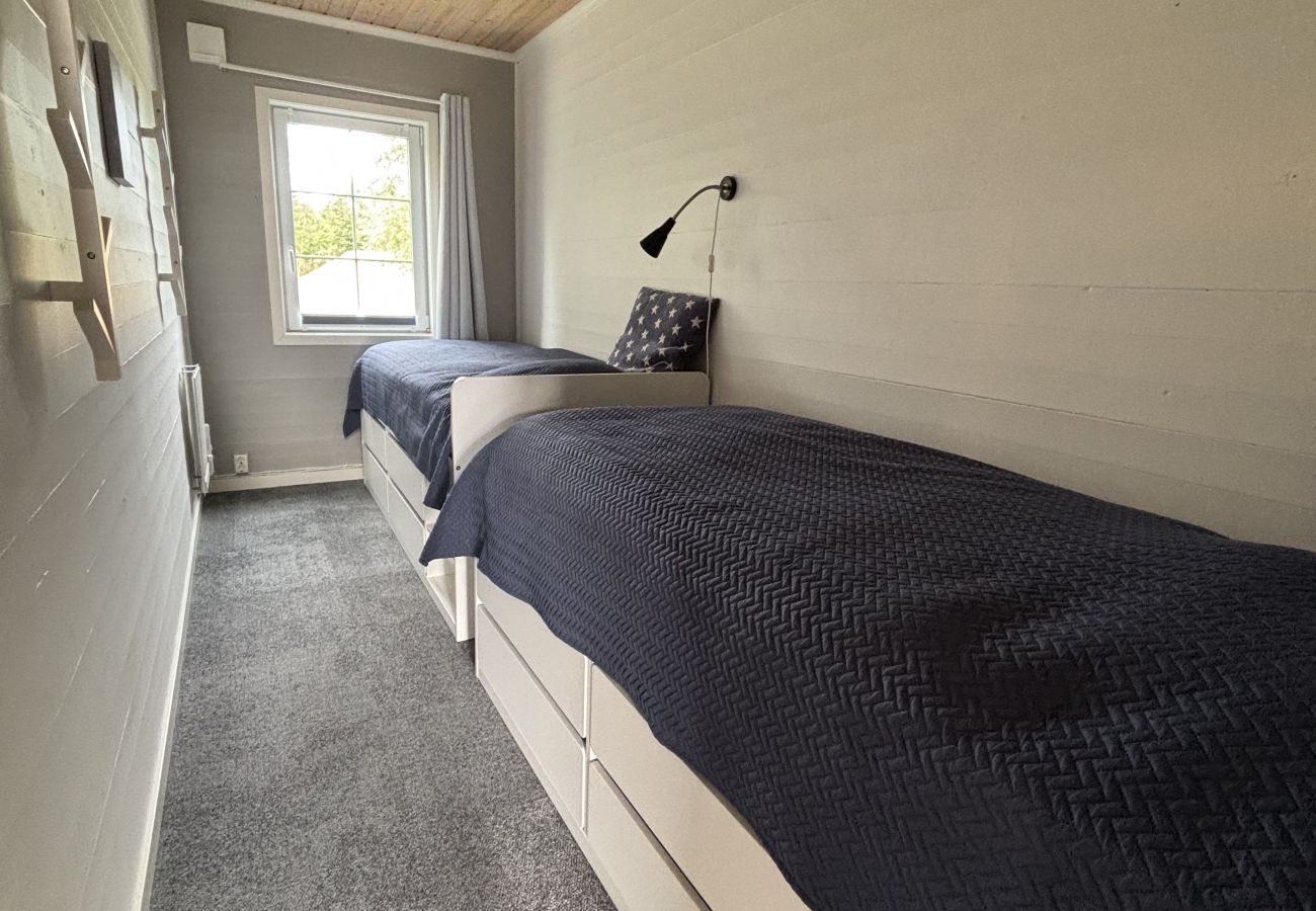 Ferienhaus in Väckelsång - Traumurlaub am See mit Boot und Pool vor der Tür