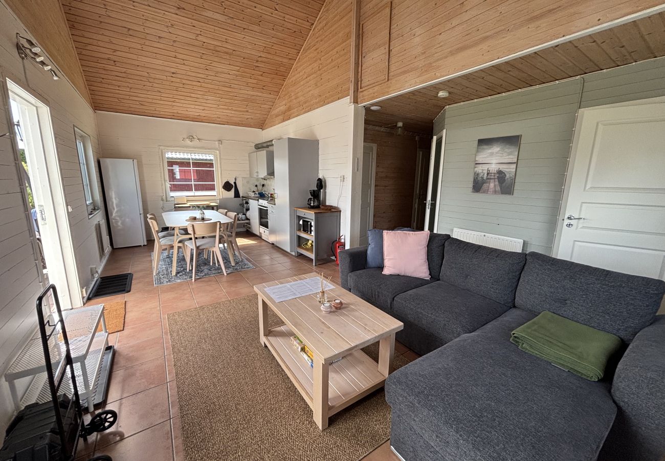 Ferienhaus in Väckelsång - Traumurlaub am See mit Boot und Pool vor der Tür