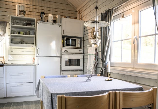 Ferienhaus in Gällö - Wunderbares Ferienhaus direkt am See mit Sauna, Wifi und Wildnisbad (mietbar) Ferienhaus in Gällö - Wunderbares Ferienhaus direkt am See mit Sauna, Wifi und Wildnisbad (mietbar)
