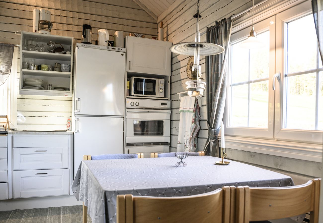 Ferienhaus in Gällö - Wunderbares Ferienhaus direkt am See mit Sauna, Wifi und Wildnisbad (mietbar)