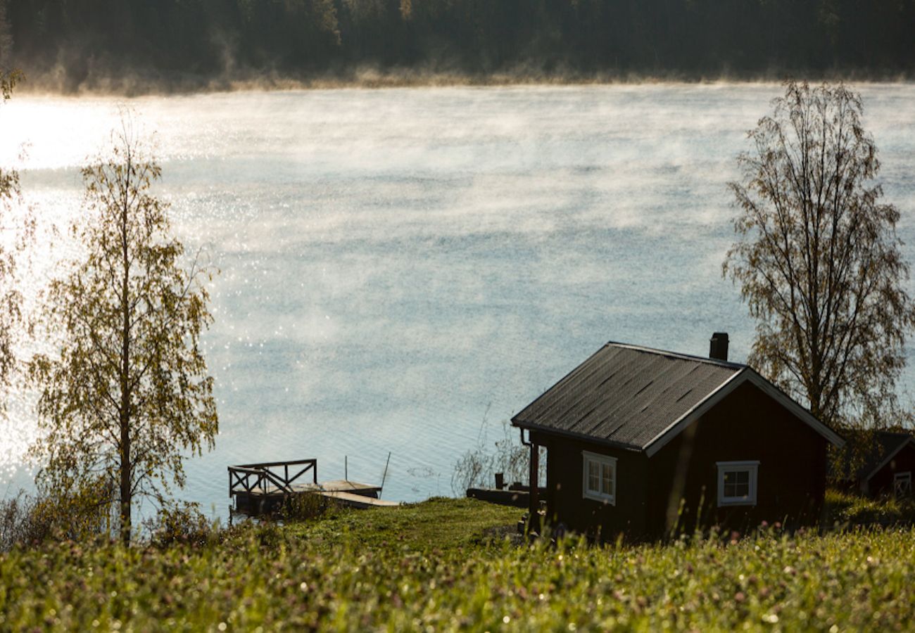 Ferienhaus in Gällö - Wunderbares Ferienhaus direkt am See mit Sauna, Wifi und Wildnisbad (mietbar)