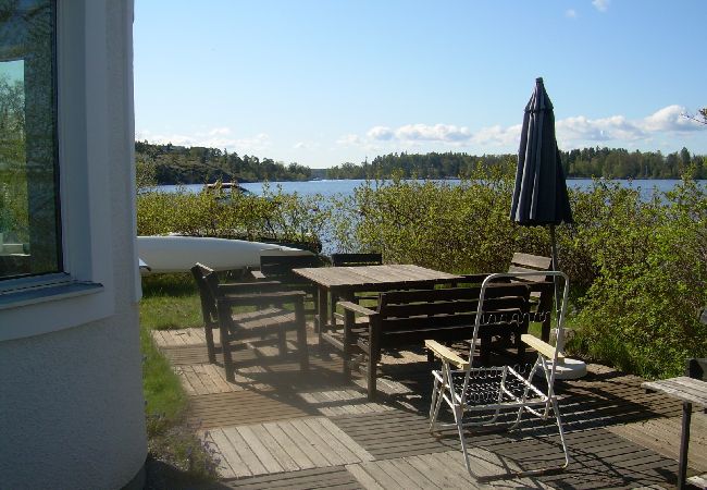 Ferienhaus in Hässelby - Ferienhaus mit wunderbarer Aussicht auf den See Mälaren