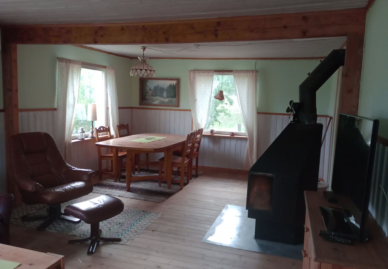 Ferienhaus in Fröseke - Gemütliches Ferienhaus umgeben von Wald in Småland