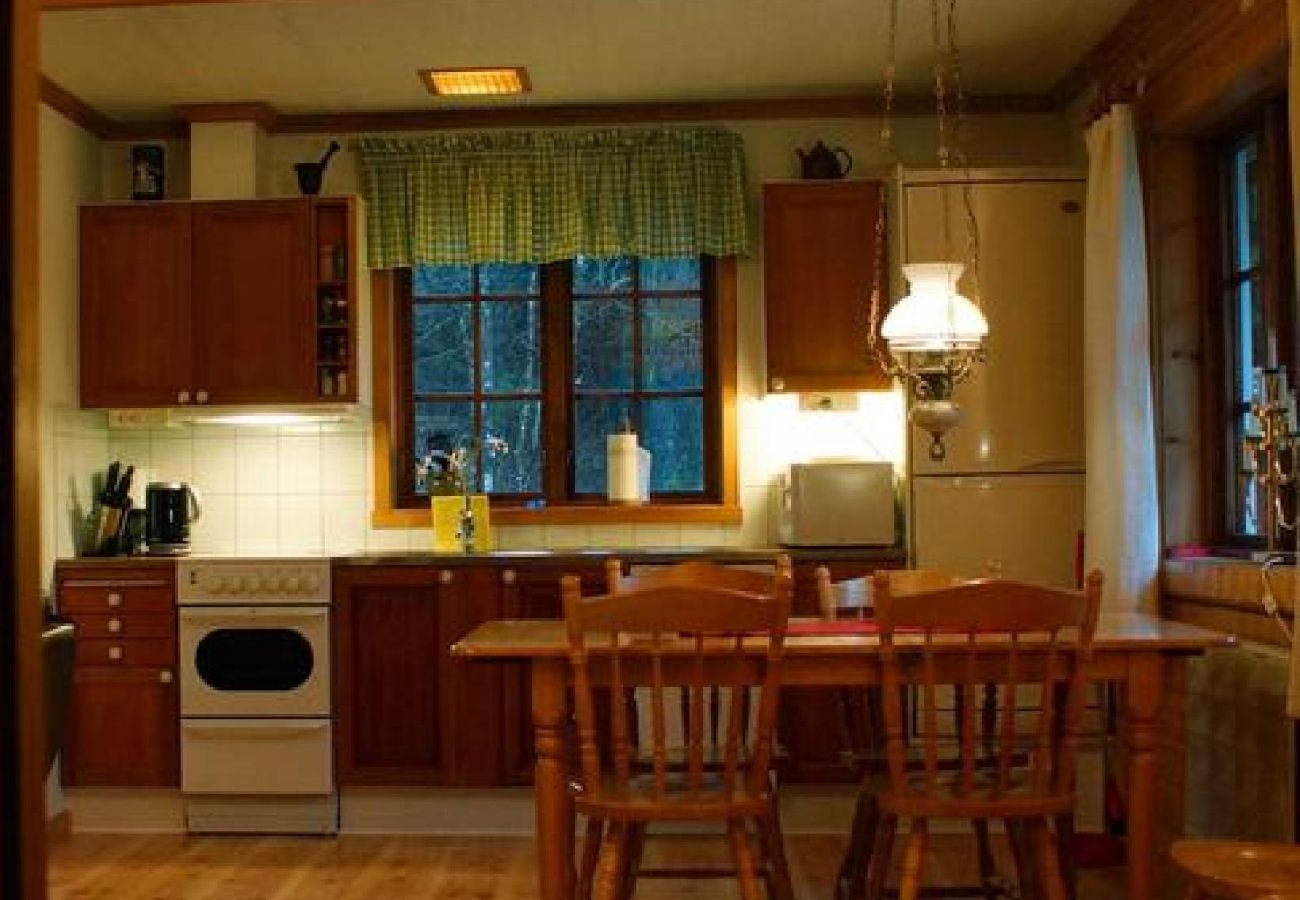 Ferienhaus in Sexdrega - Urlaub mit Boot am See und Internet
