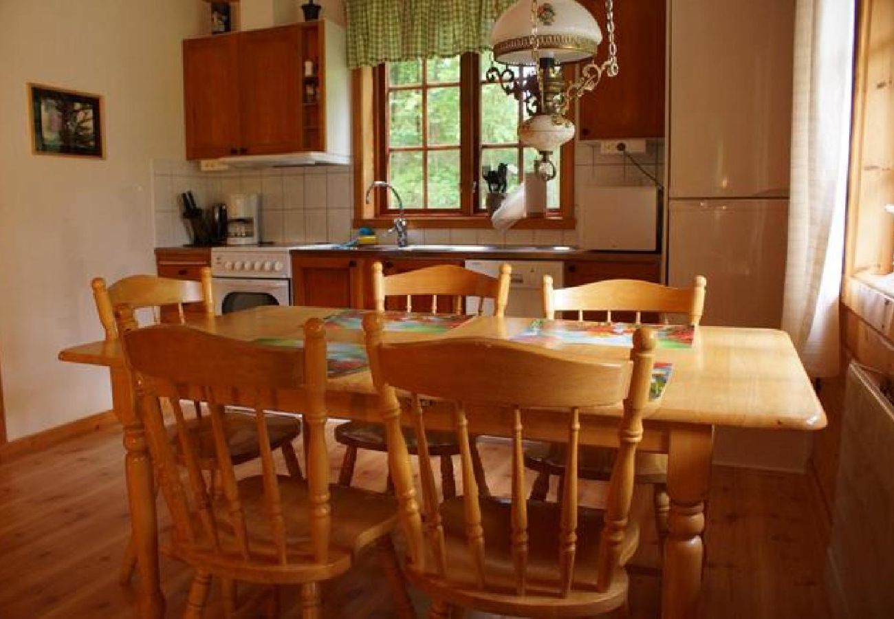 Ferienhaus in Sexdrega - Urlaub mit Boot am See und Internet