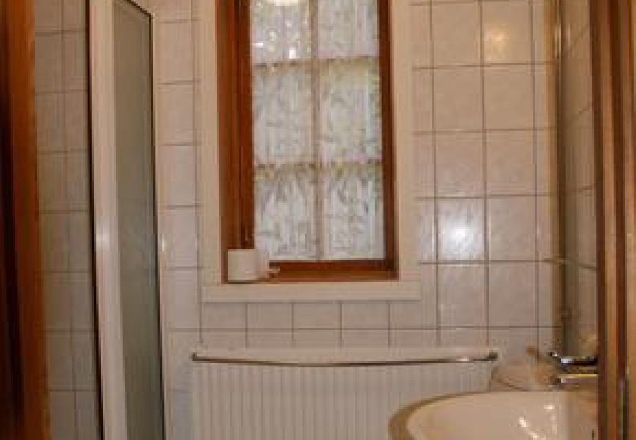 Ferienhaus in Sexdrega - Urlaub mit Boot am See und Internet