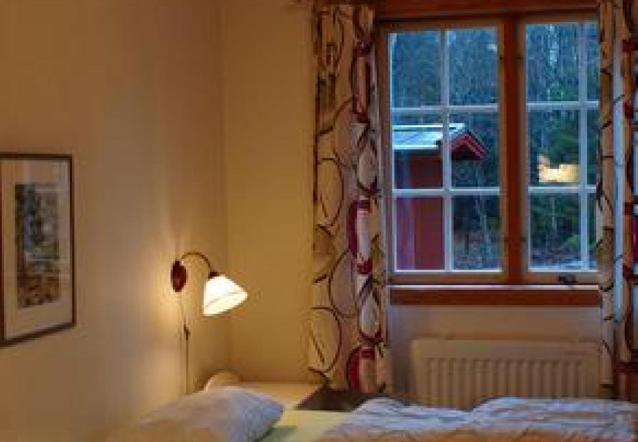 Ferienhaus in Sexdrega - Urlaub mit Boot am See und Internet