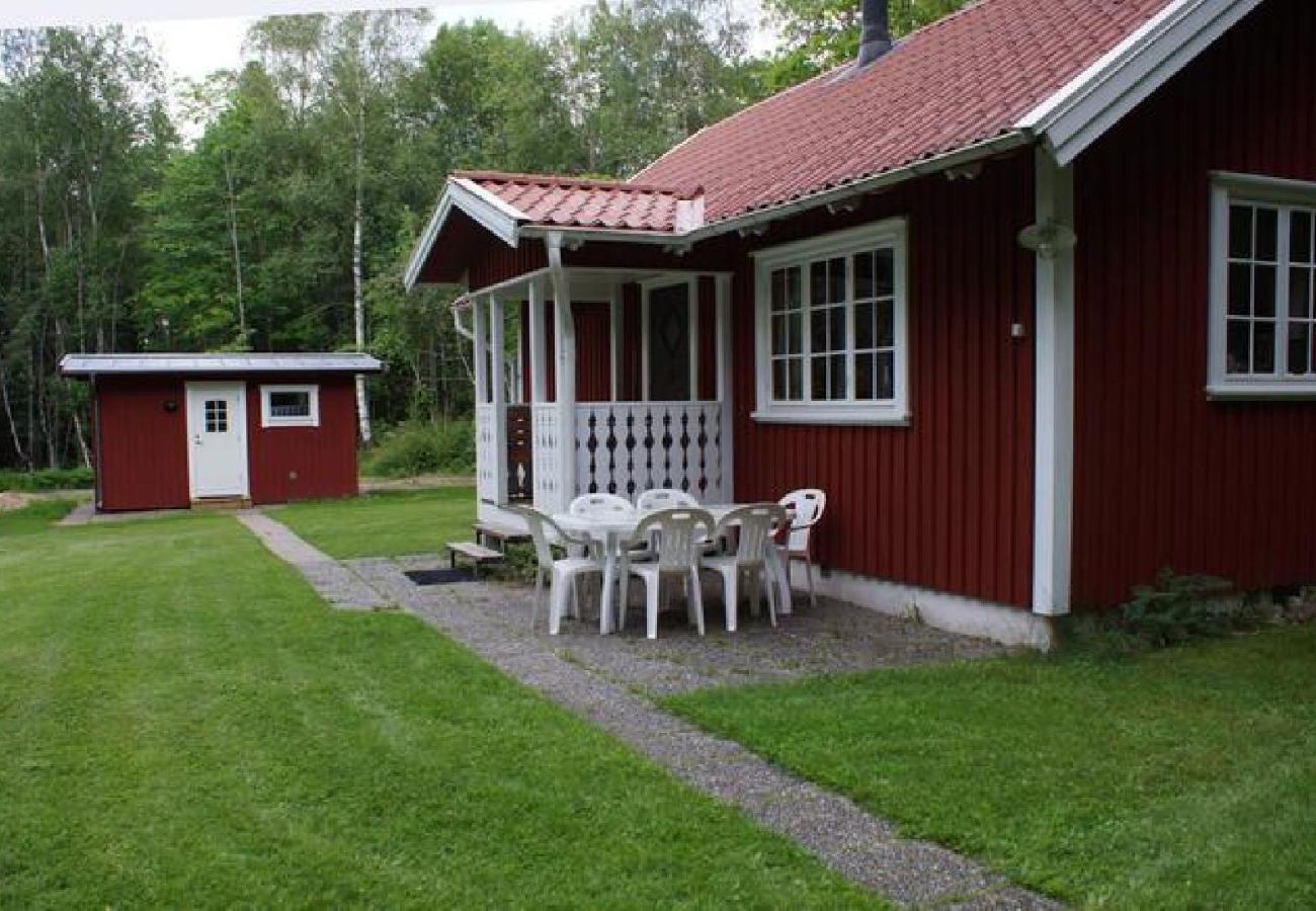 Ferienhaus in Sexdrega - Urlaub mit Boot am See und Internet
