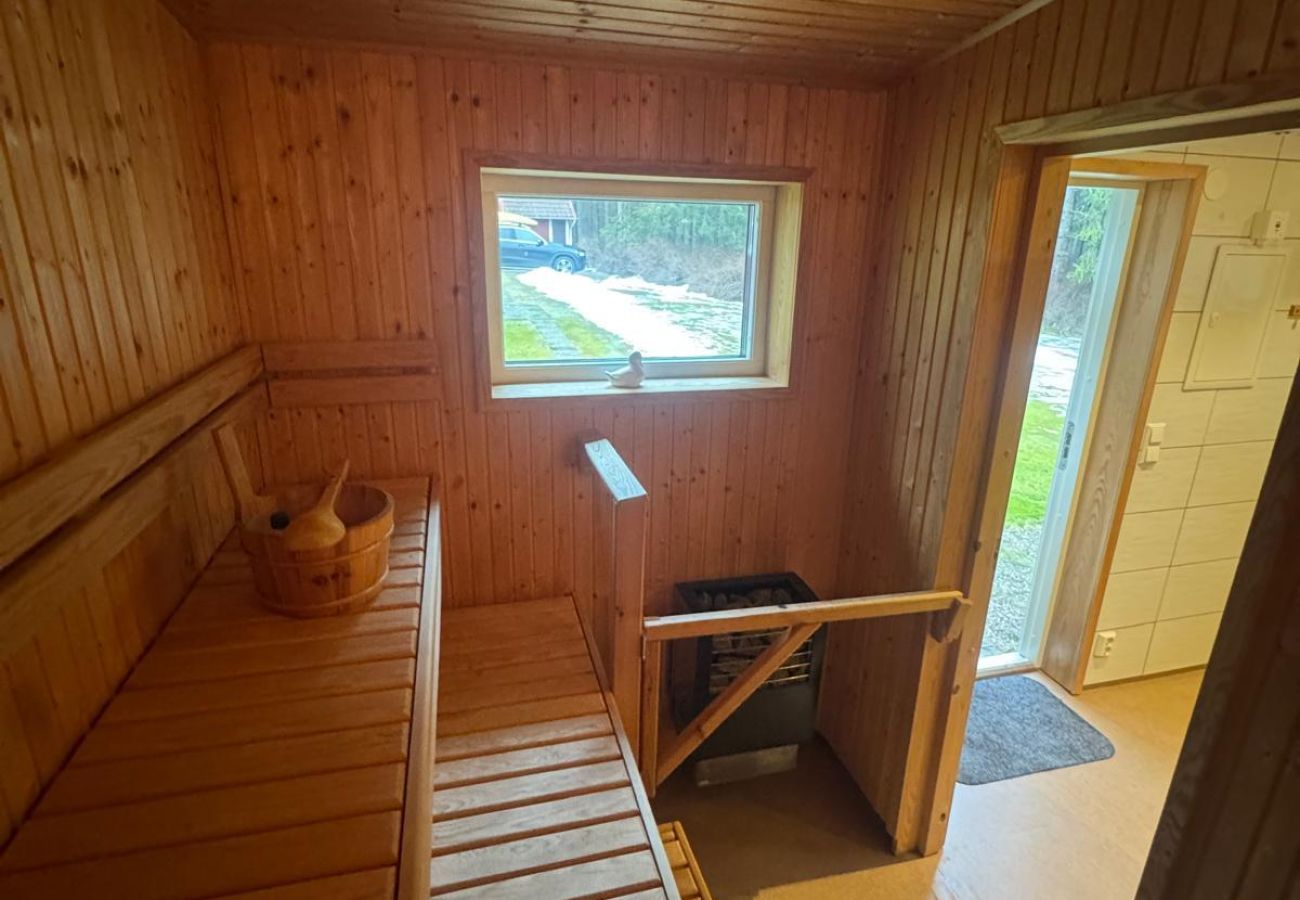 Ferienhaus in Sexdrega - Urlaub mit Boot am See und Internet