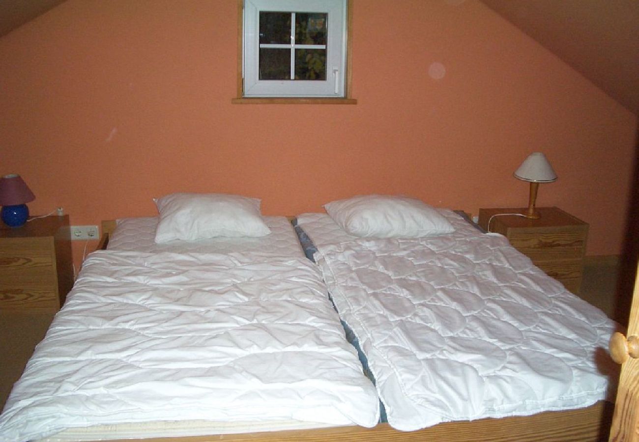 Ferienhaus in Håcksvik - Abenteuer und Erholung in Västergötland mit Boot, Badetonne und Kanu