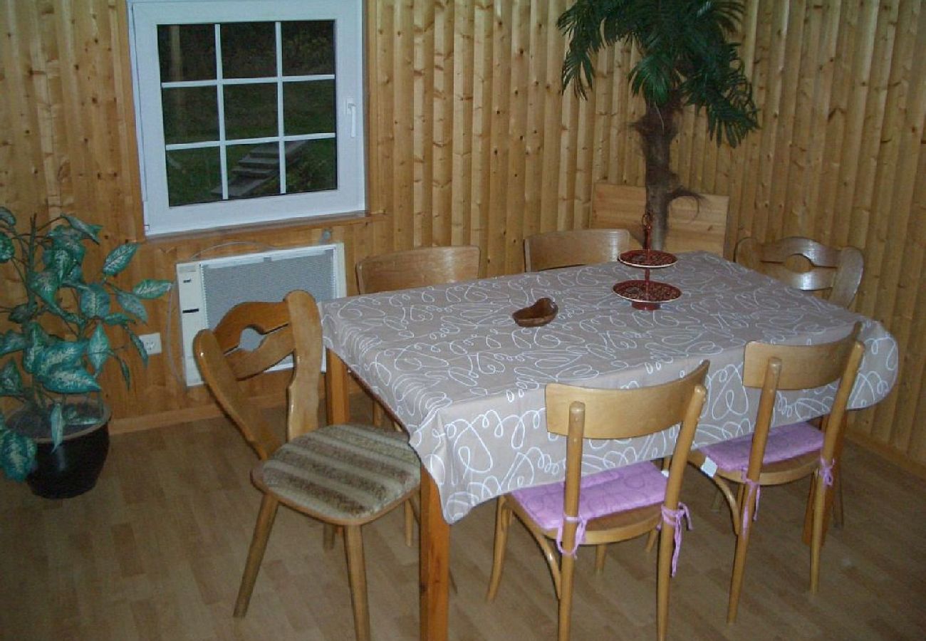 Ferienhaus in Håcksvik - Abenteuer und Erholung in Västergötland mit Boot, Badetonne und Kanu