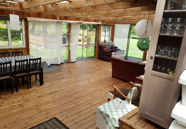 Ferienhaus in Jät - Ferienhaus direkt am See Åsnen (Achtung: Kein Strom und fliessend Wasser) Ferienhaus in Jät - Ferienhaus direkt am See Åsnen (Achtung: Kein Strom und fliessend Wasser)