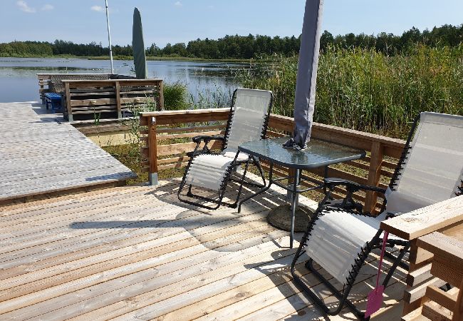 Ferienhaus in Jät - Ferienhaus direkt am See Åsnen (Achtung: Kein Strom und fliessend Wasser) Ferienhaus in Jät - Ferienhaus direkt am See Åsnen (Achtung: Kein Strom und fliessend Wasser)