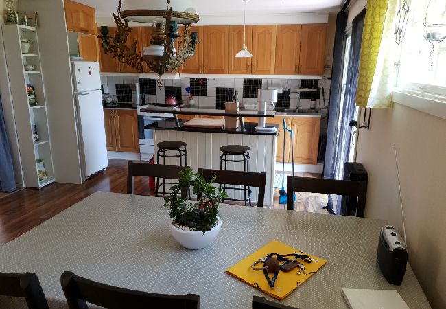 Ferienhaus in Jät - Ferienhaus direkt am See Åsnen (Achtung: Kein Strom und fliessend Wasser) Ferienhaus in Jät - Ferienhaus direkt am See Åsnen (Achtung: Kein Strom und fliessend Wasser)