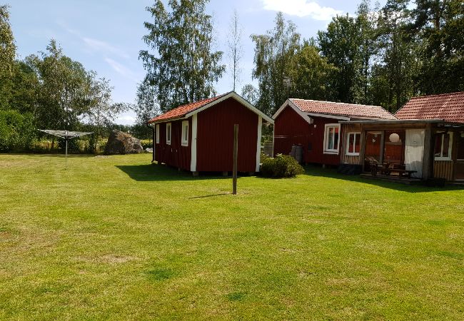 Ferienhaus in Jät - Ferienhaus direkt am See Åsnen (Achtung: Kein Strom und fliessend Wasser) Ferienhaus in Jät - Ferienhaus direkt am See Åsnen (Achtung: Kein Strom und fliessend Wasser)