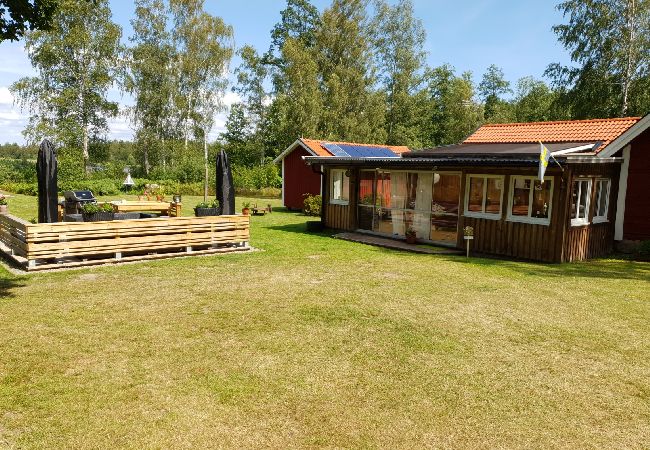 Ferienhaus in Jät - Ferienhaus in Småland direkt am See Åsnen