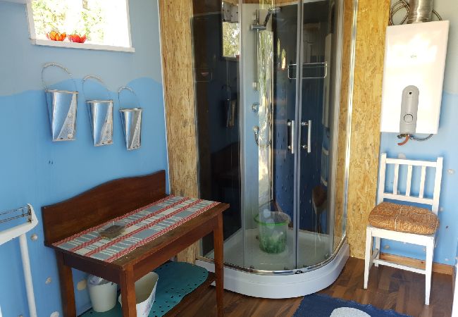 Ferienhaus in Jät - Ferienhaus direkt am See Åsnen (Achtung: Kein Strom und fliessend Wasser) Ferienhaus in Jät - Ferienhaus direkt am See Åsnen (Achtung: Kein Strom und fliessend Wasser)