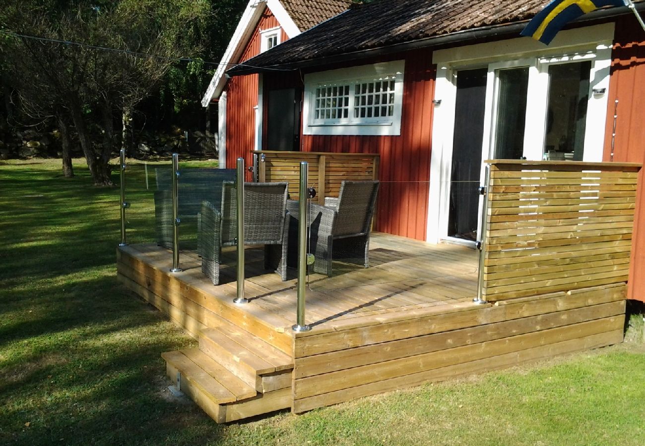 Ferienhaus in Jät - Ferienhaus direkt am See Åsnen (Achtung: Kein Strom und fliessend Wasser)