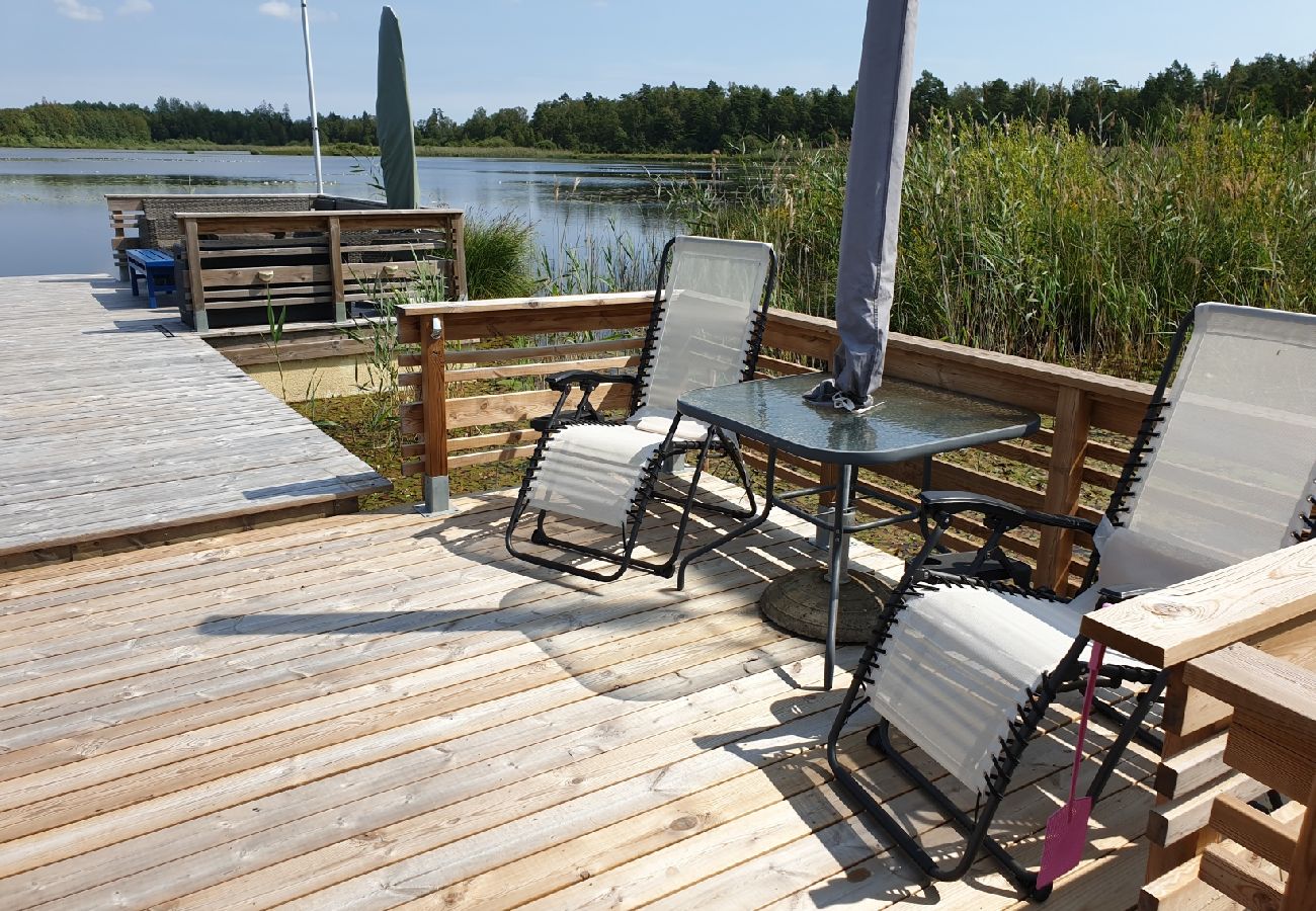 Ferienhaus in Jät - Ferienhaus direkt am See Åsnen (Achtung: Kein Strom und fliessend Wasser)