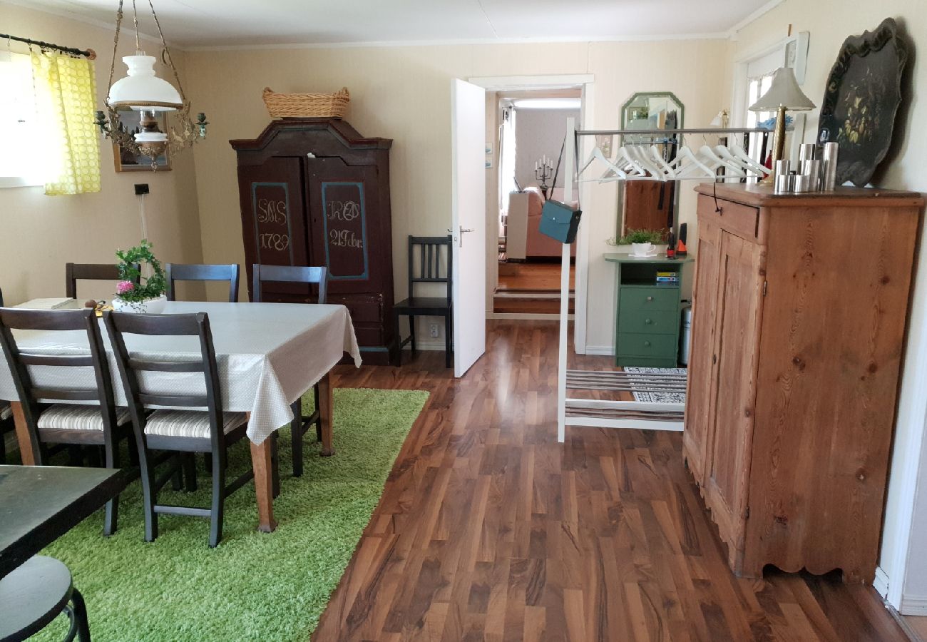 Ferienhaus in Jät - Ferienhaus direkt am See Åsnen (Achtung: Kein Strom und fliessend Wasser)