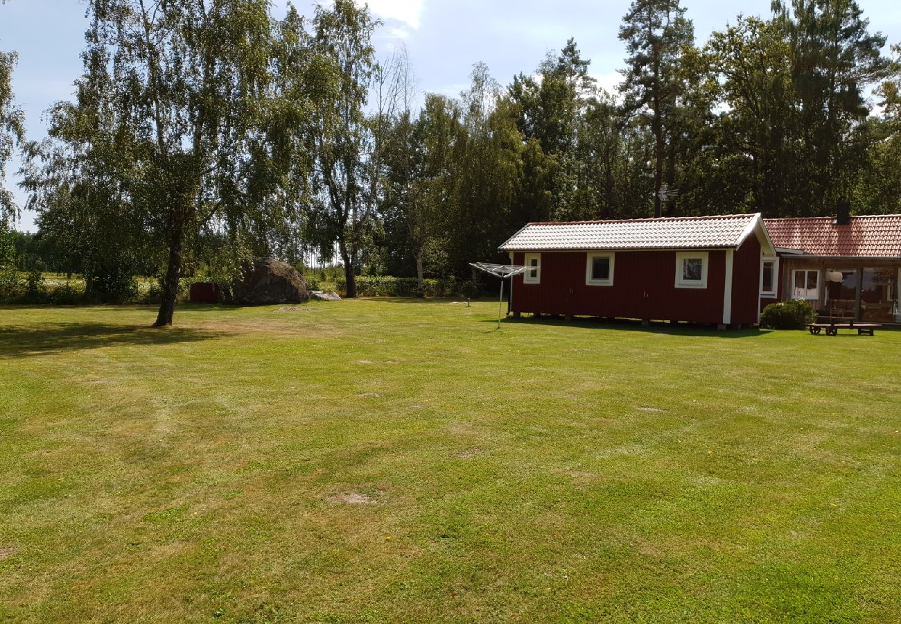 Ferienhaus in Jät - Ferienhaus direkt am See Åsnen (Achtung: Kein Strom und fliessend Wasser)