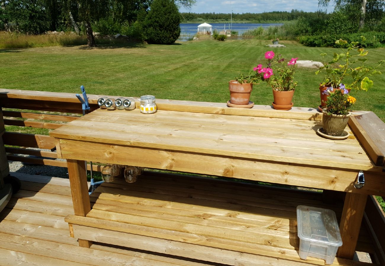 Ferienhaus in Jät - Ferienhaus direkt am See Åsnen (Achtung: Kein Strom und fliessend Wasser)
