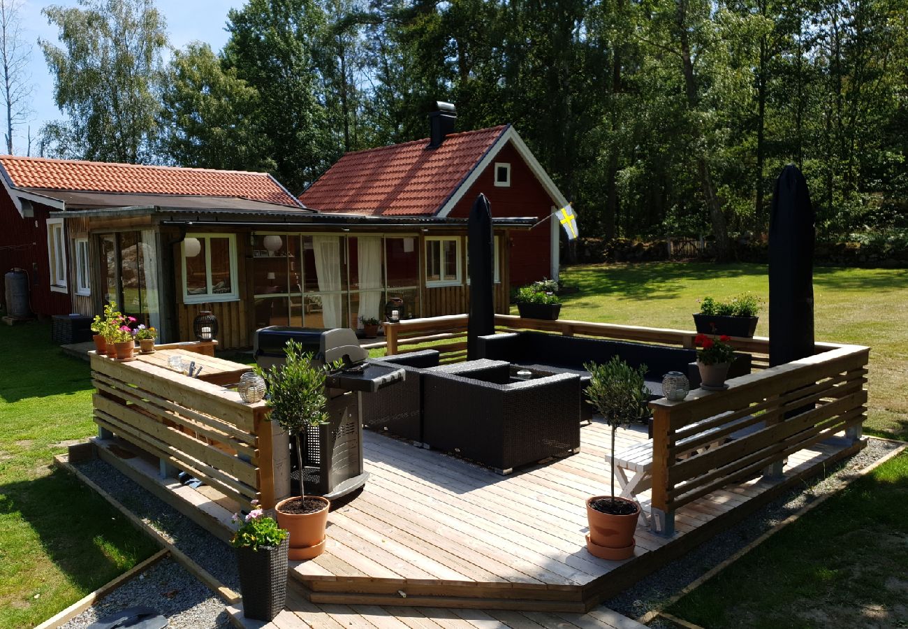 Ferienhaus in Jät - Ferienhaus direkt am See Åsnen (Achtung: Kein Strom und fliessend Wasser)