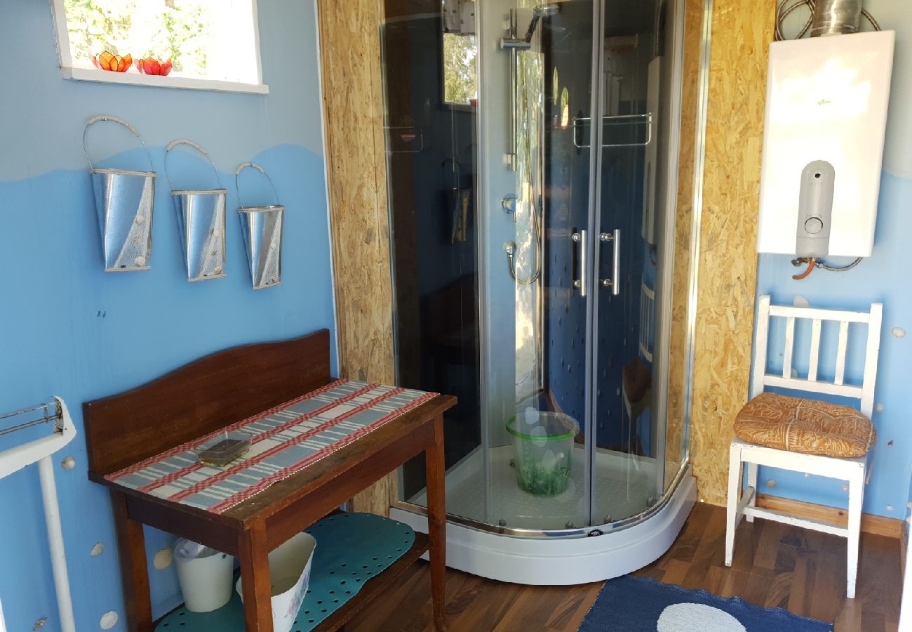 Ferienhaus in Jät - Ferienhaus direkt am See Åsnen (Achtung: Kein Strom und fliessend Wasser)