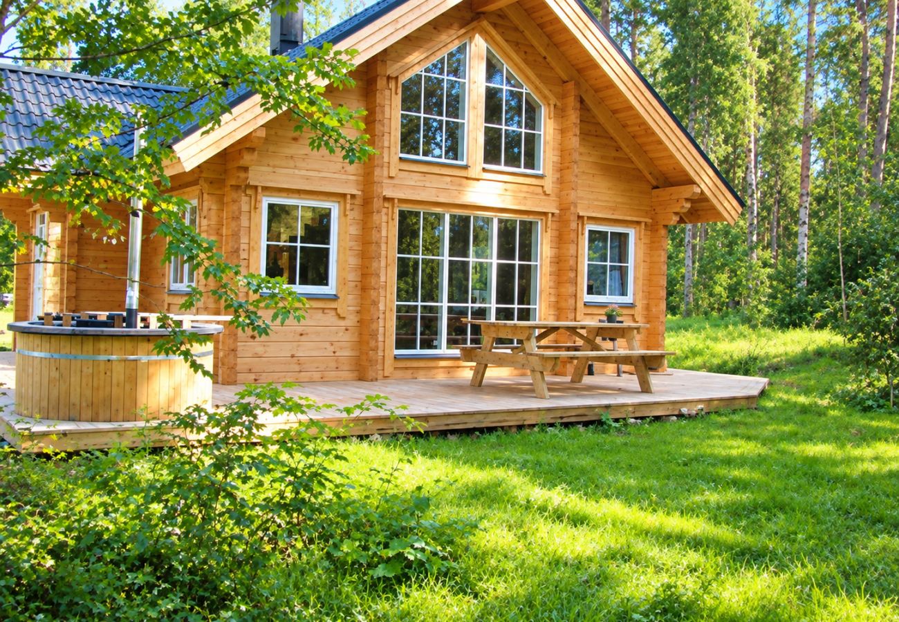 Ferienhaus in Bräcke - Bequem und modern Wohnen am See