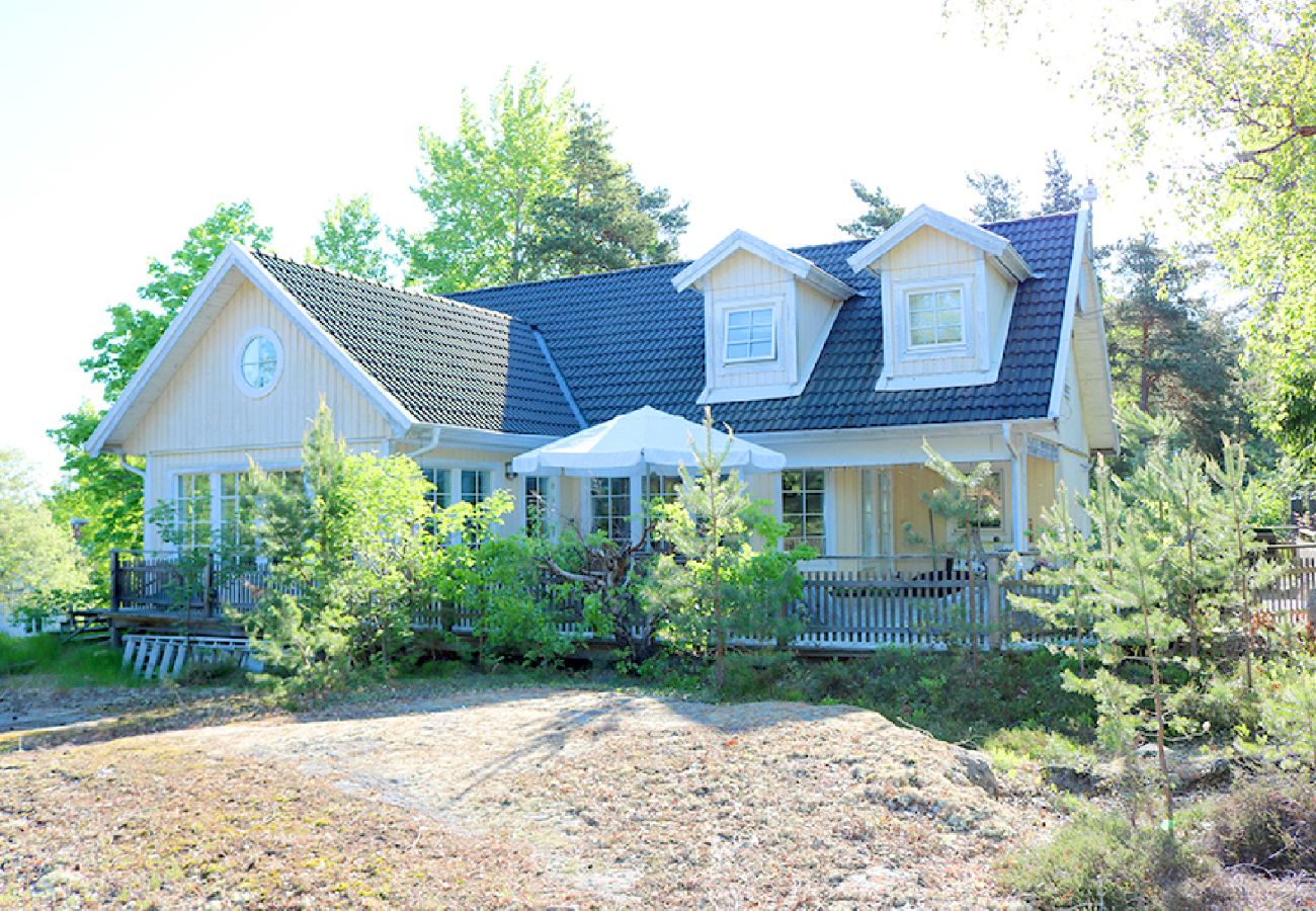 Ferienhaus in Svartsjö - Natur- und City Urlaub bei Stockholm auf dem Lande 