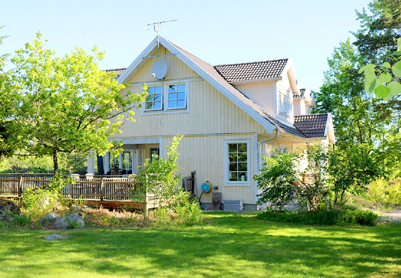 Ferienhaus in Svartsjö - Natur- und City Urlaub bei Stockholm auf dem Lande 