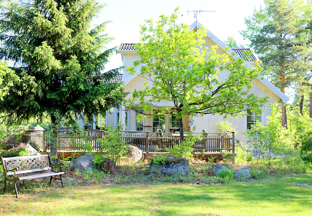 Ferienhaus in Svartsjö - Natur- und City Urlaub bei Stockholm auf dem Lande 